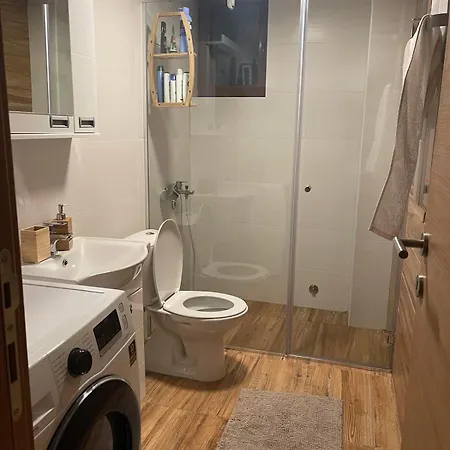 Broj 9, Suncani Breg & *